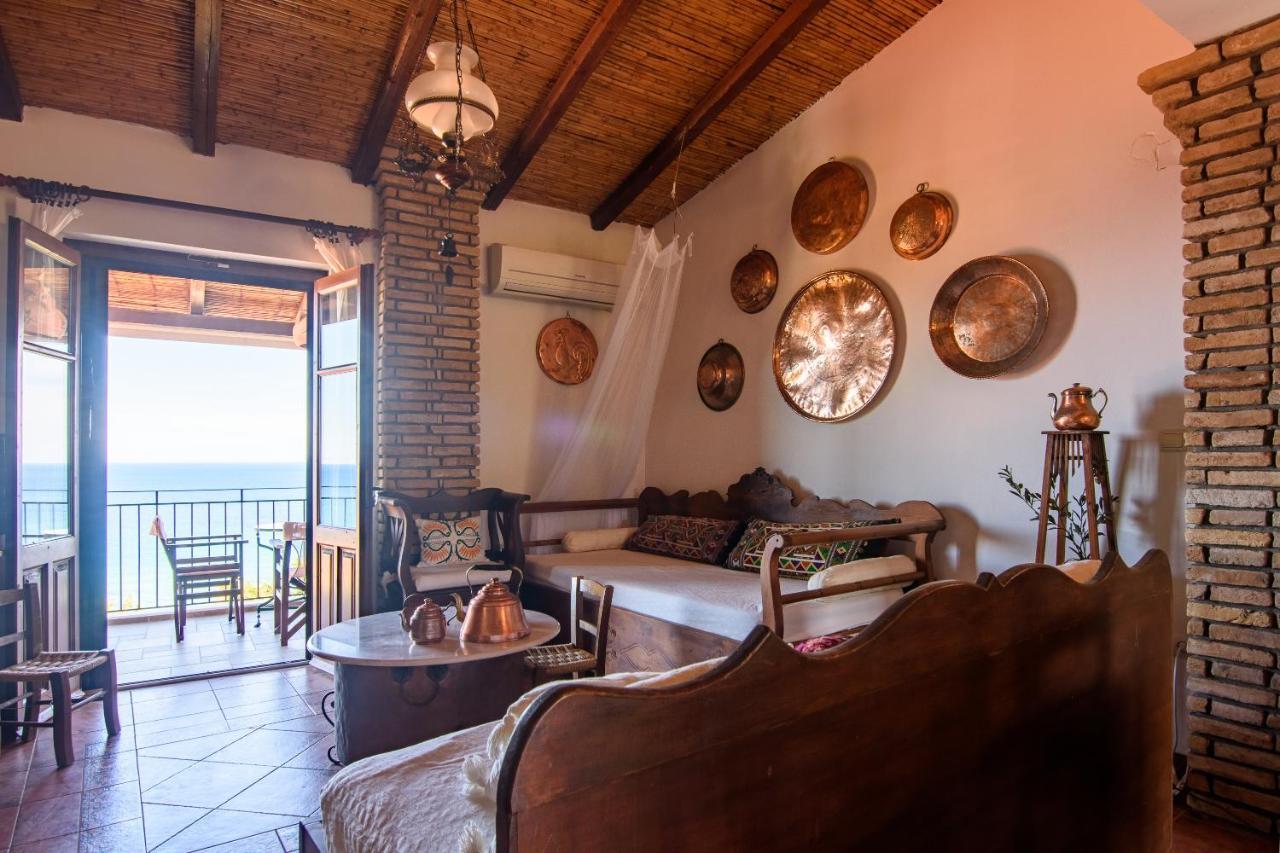 Eros Pittoresque Retreats - Perfect Location, Panoramic Seaview Koróni Екстериор снимка