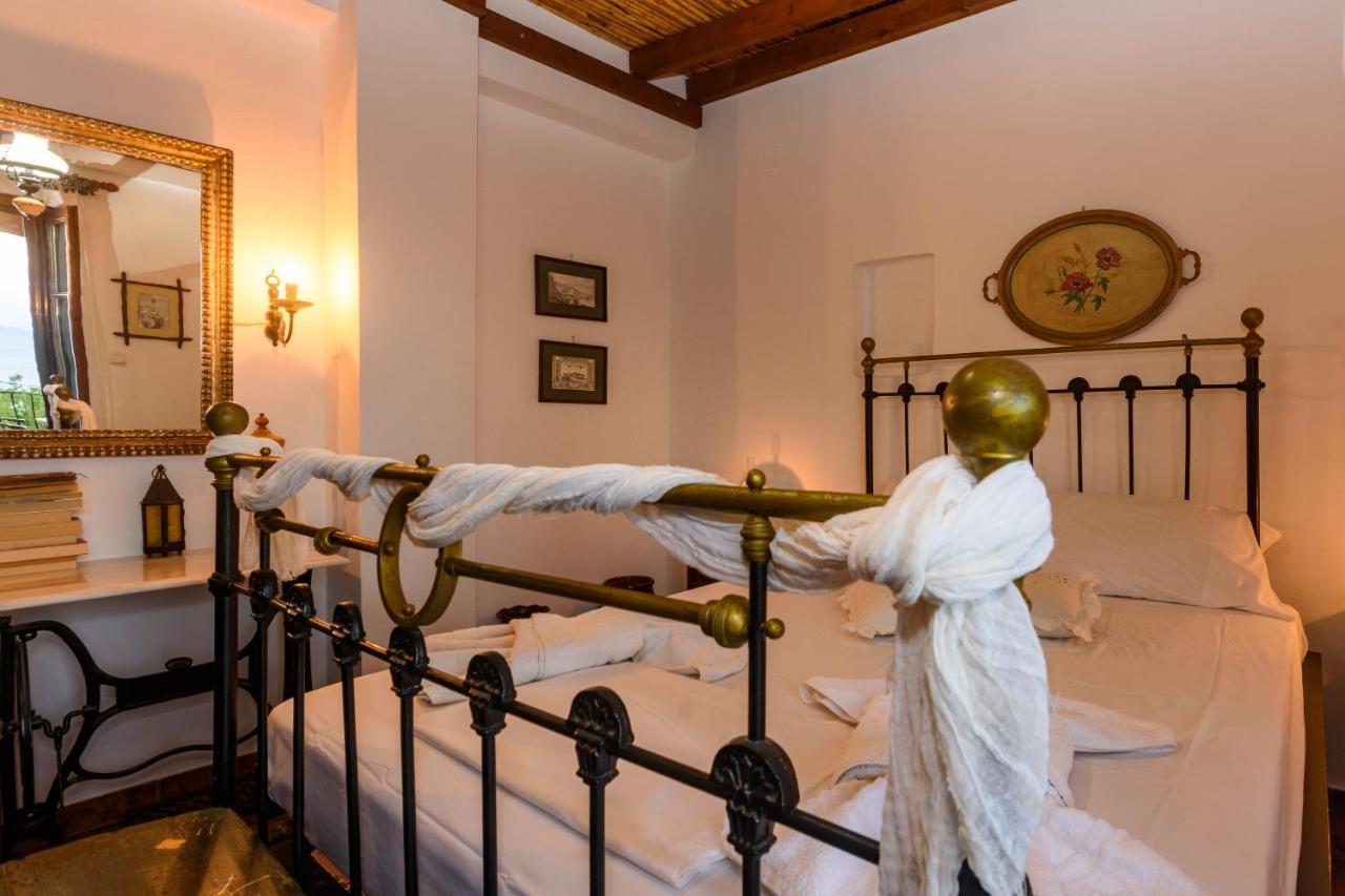 Eros Pittoresque Retreats - Perfect Location, Panoramic Seaview Koróni Екстериор снимка