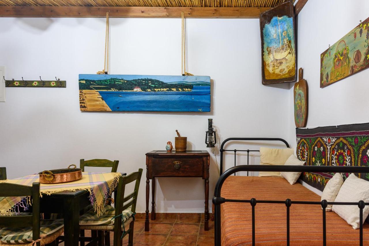 Eros Pittoresque Retreats - Perfect Location, Panoramic Seaview Koróni Екстериор снимка